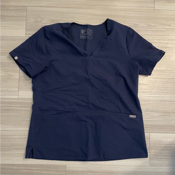 FIGS Casma Three Pocket Scrub Top Navy - Picture 2 of 6